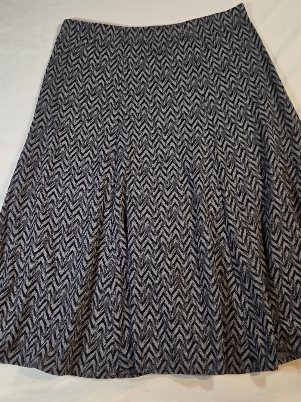 Gray Chevron A-Line Women's Skirt, Size XL